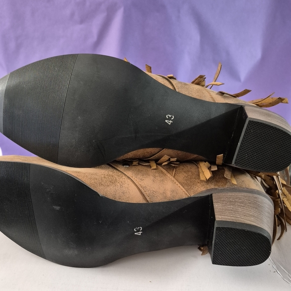 Fringed Western Boots with Star Accents Size 10.5 - Picture 6 of 6